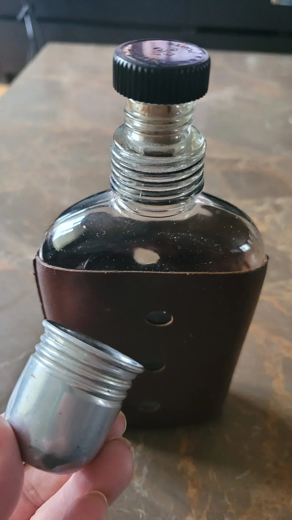 Vintage Plunta i Glas med Avtagbart Läderfodral - Bild 2
