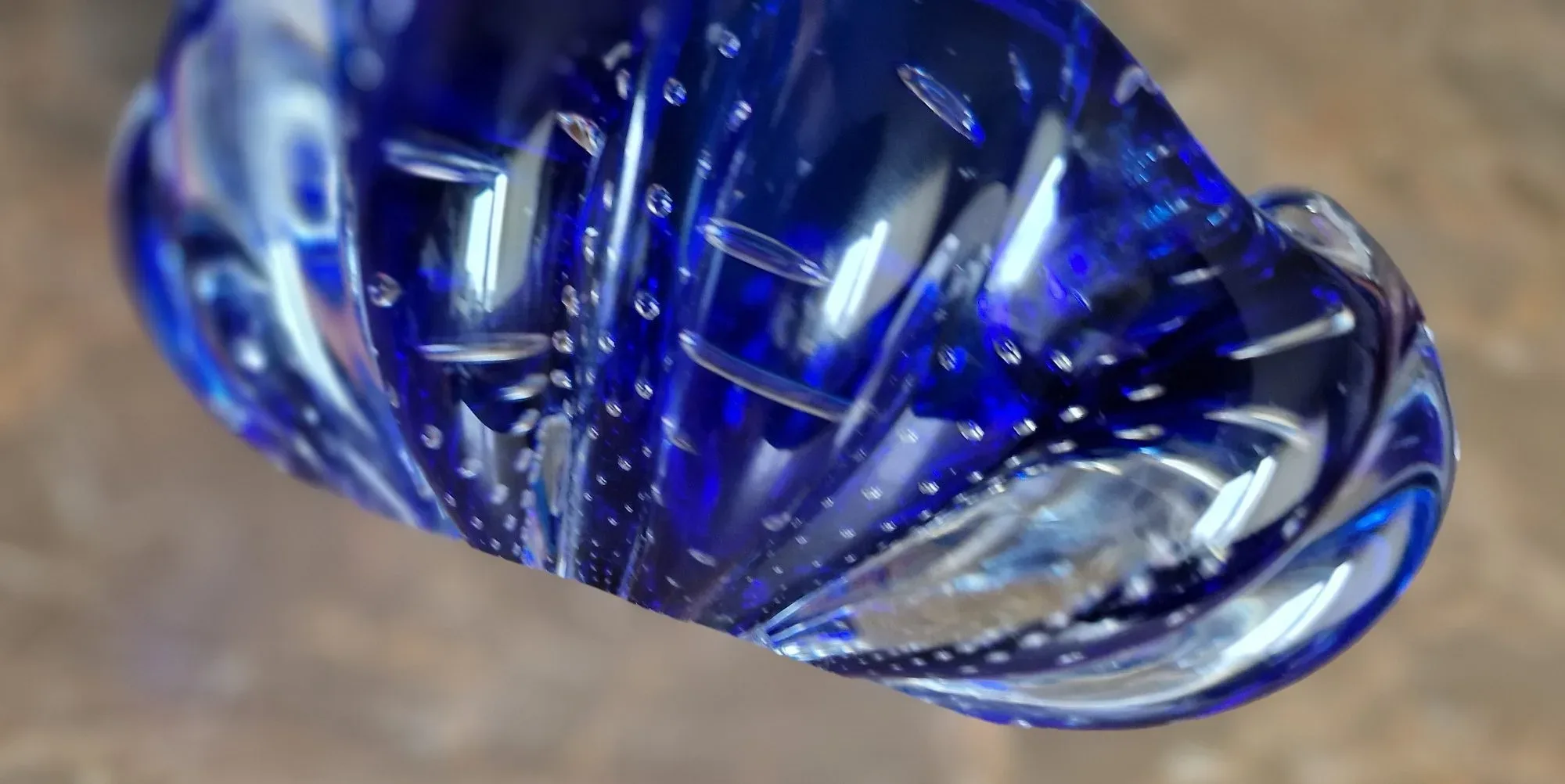 Blue Art Glass Bowl with Bullicante Bubbles - Image 7