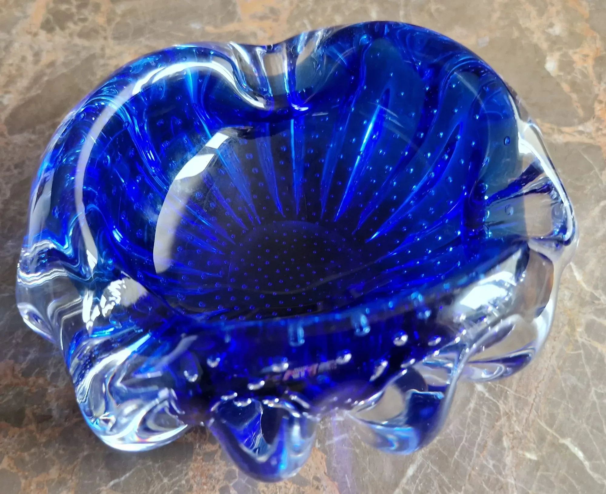 Blue Art Glass Bowl with Bullicante Bubbles - Image 2