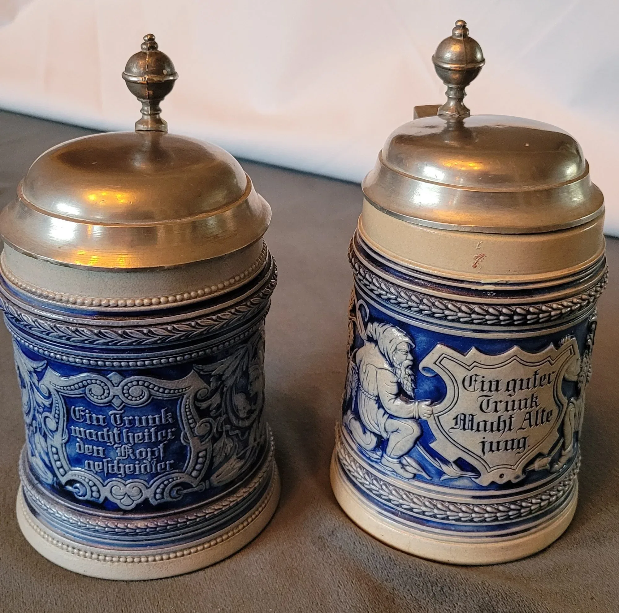 Par Tyska Vintage Ölsejdlar i Keramik med Tennlock - Bild 3