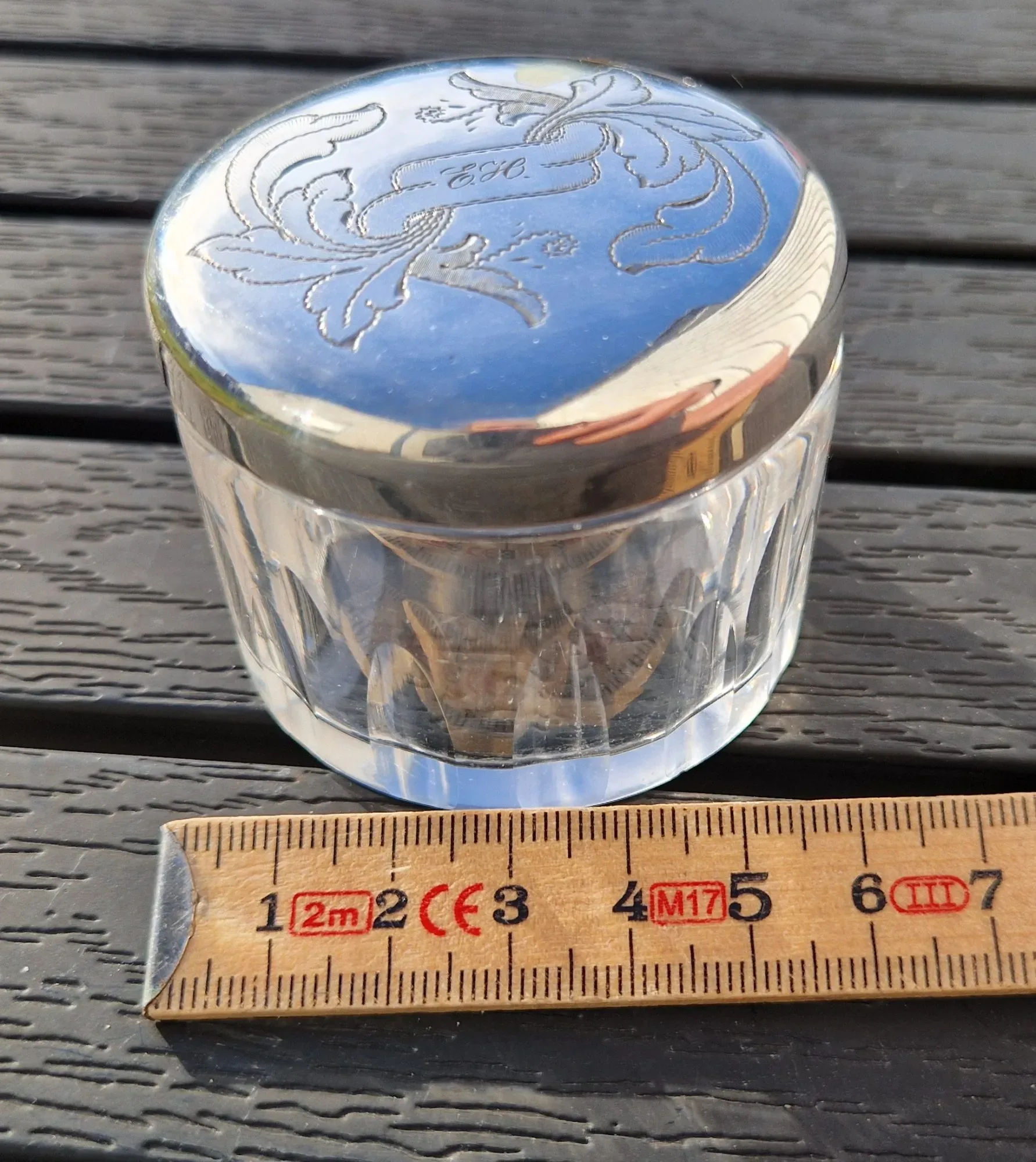 Vintage Glasburk med Graverat Silverfärgat Lock - Bild 3