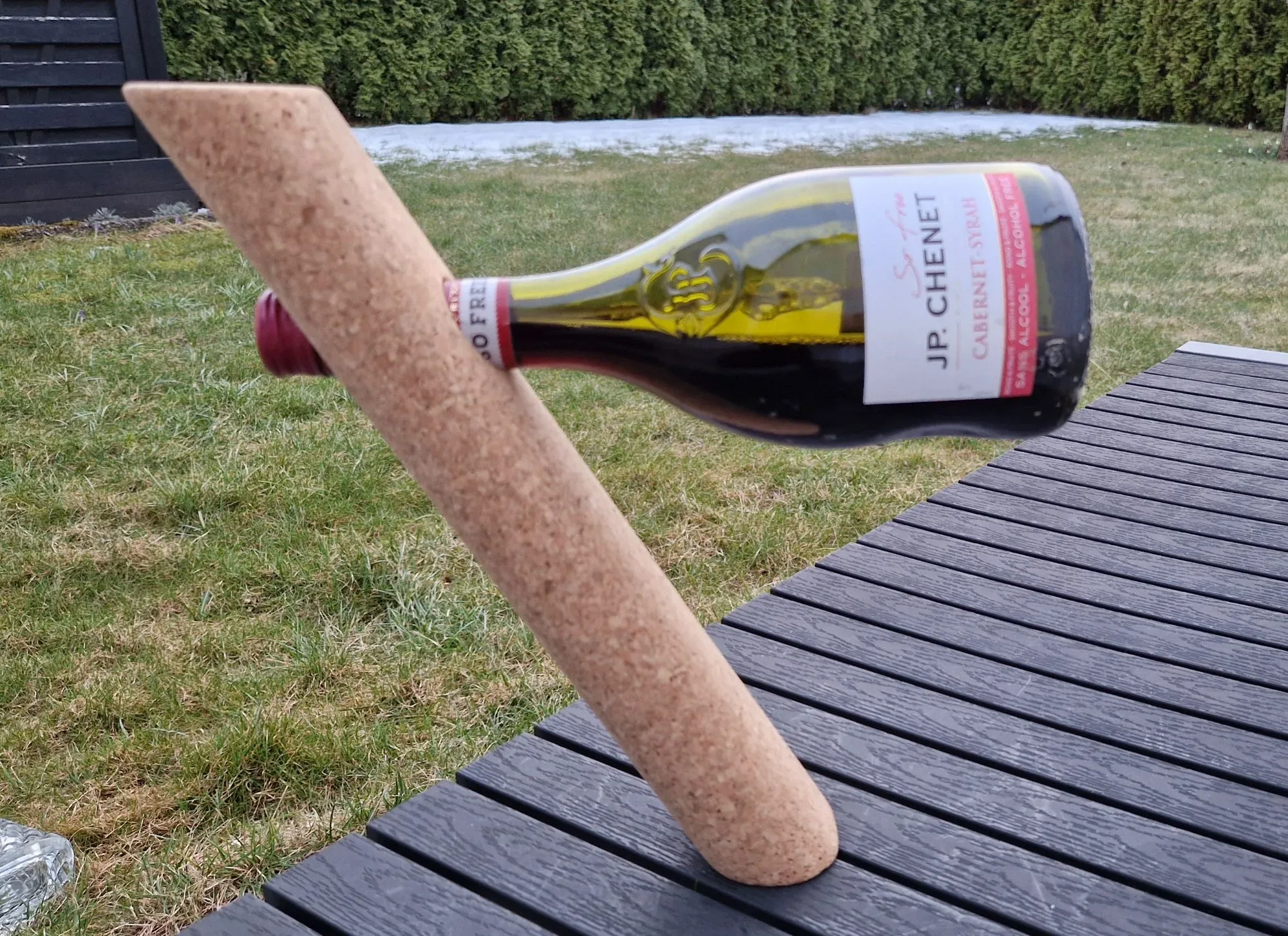 Unique Balancing Cork Bottle Holder – Materia Design - Image 4
