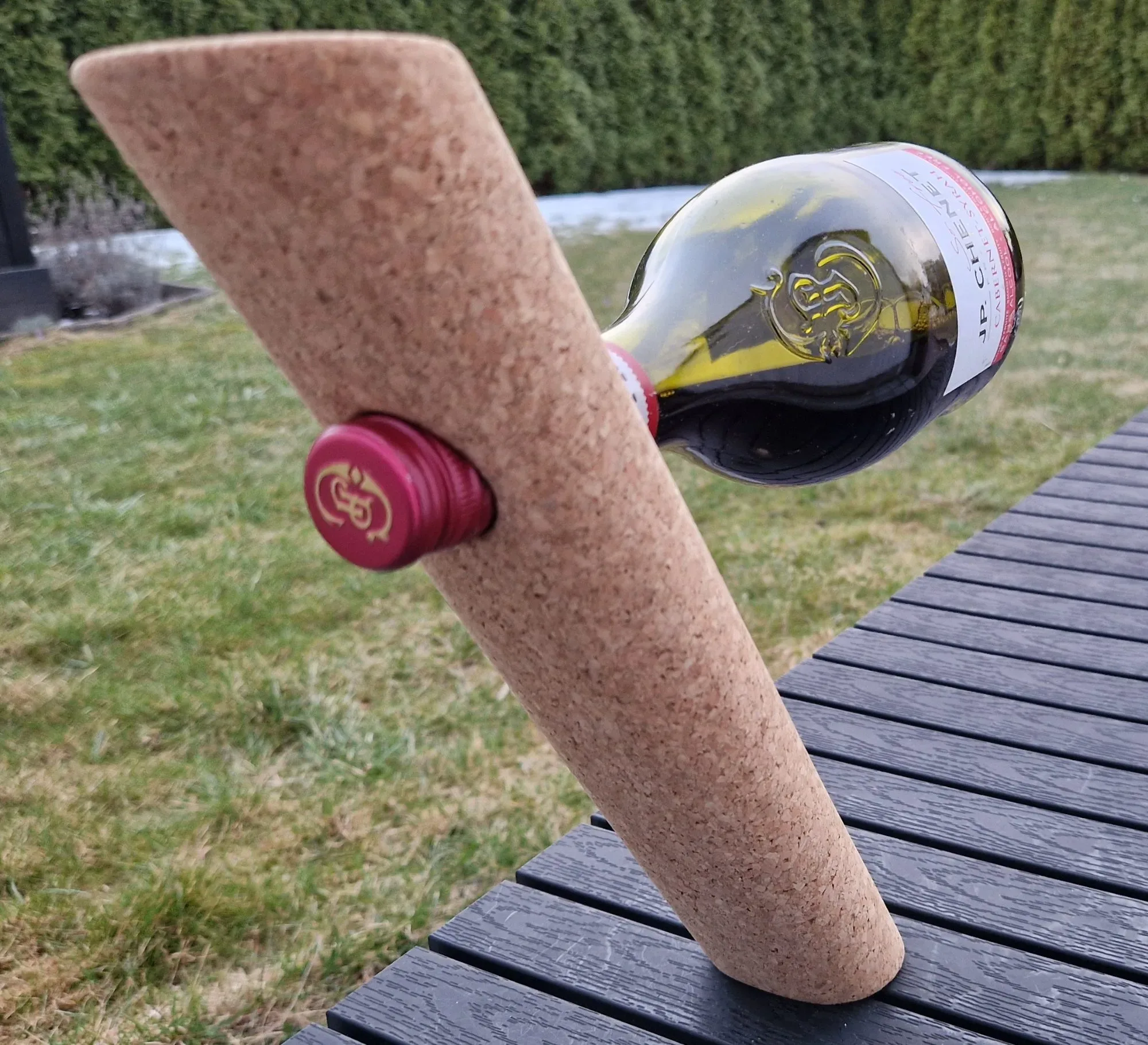 Unique Balancing Cork Bottle Holder – Materia Design - Image 2