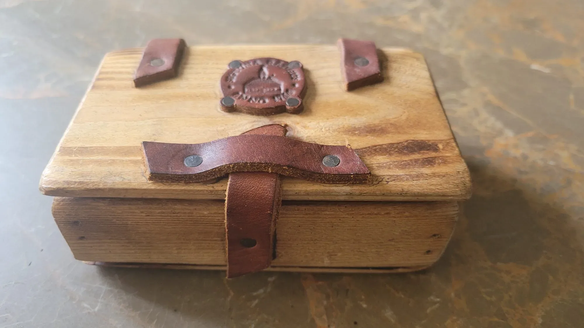 Unique Handmade Wooden Box with Sigtuna Town Hall Motif and Medallion - Image 10