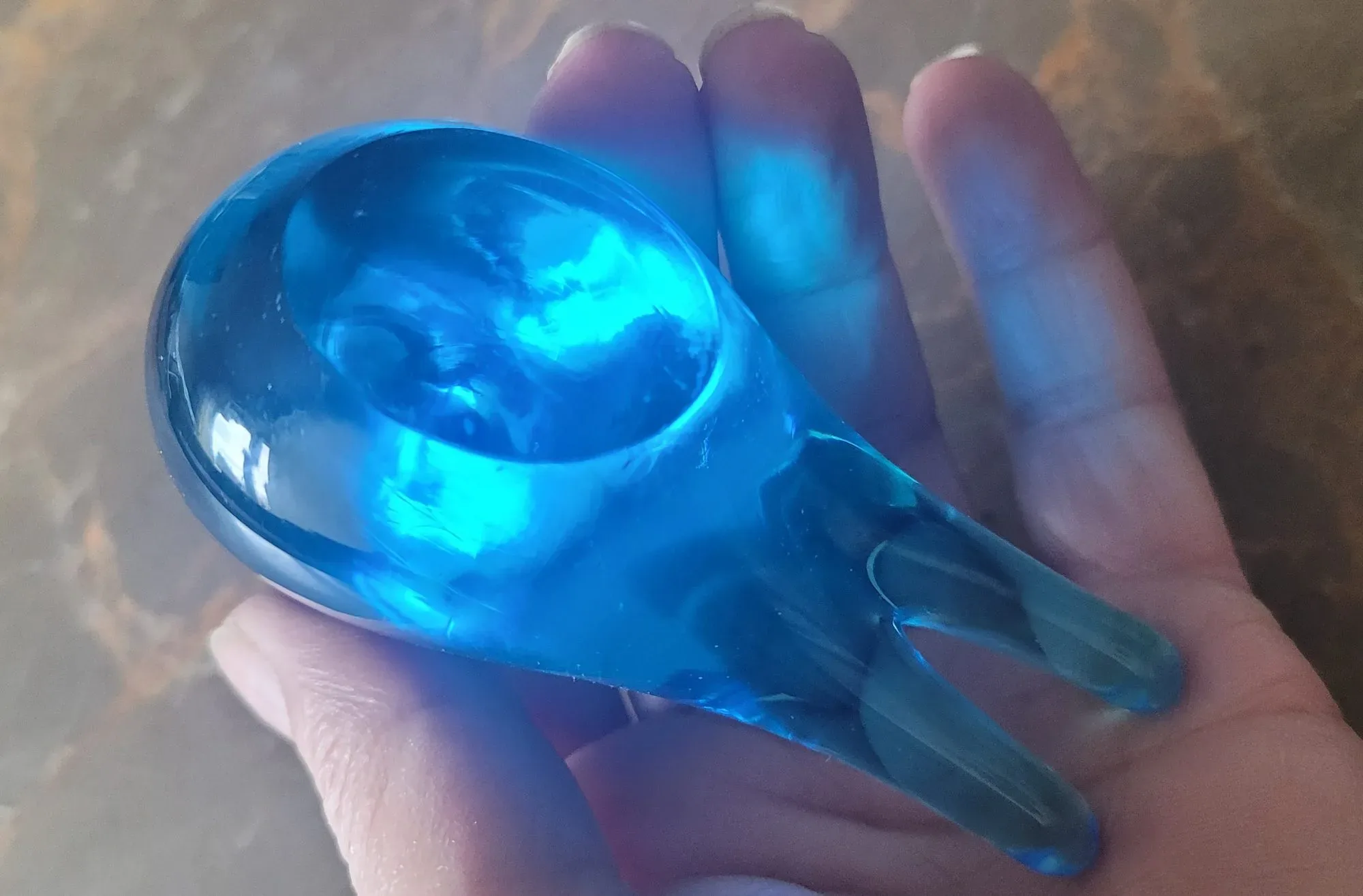 Beautiful Blue Glass Bird – Art Glass Figurine - Image 6