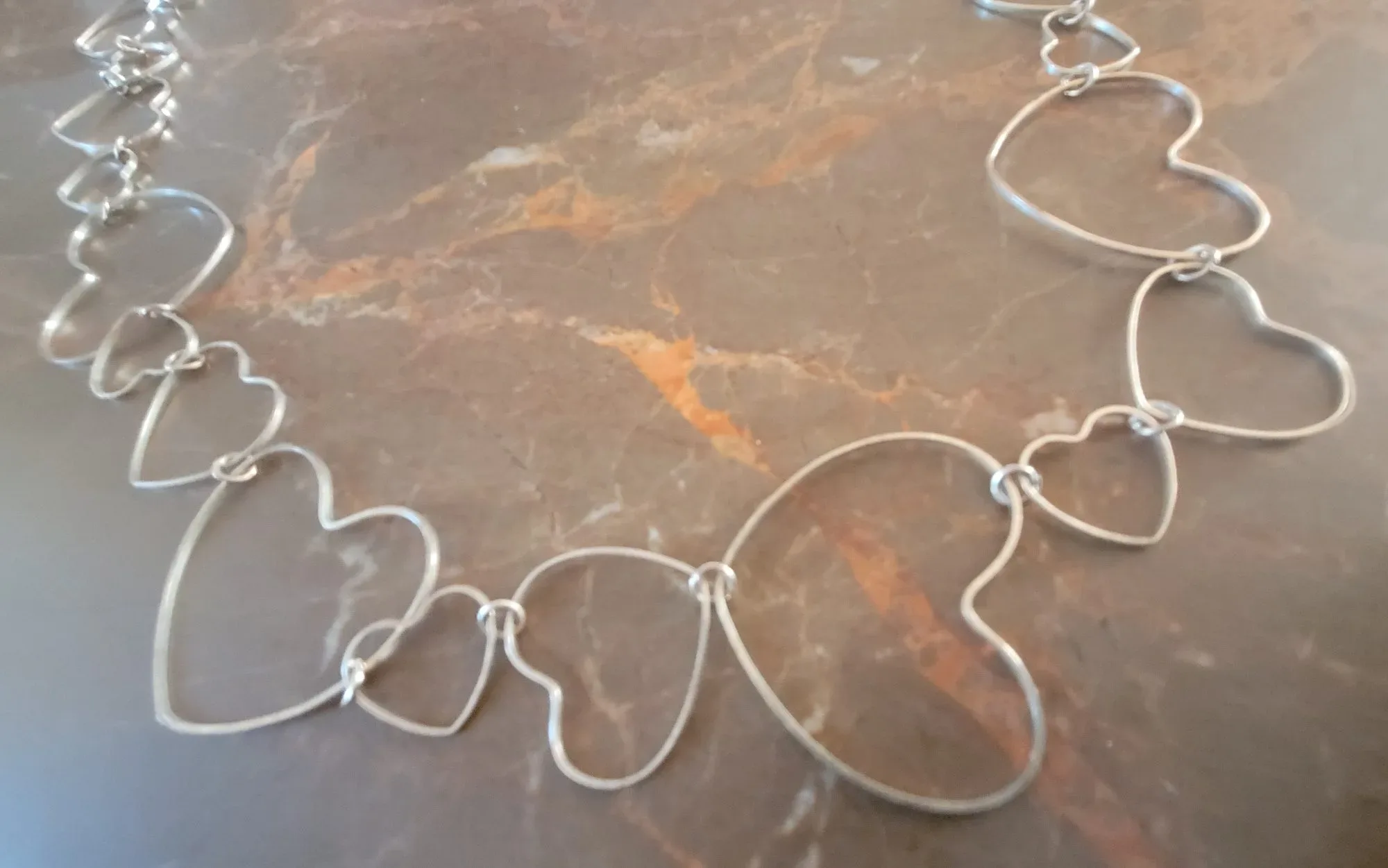 Mimonini Halsband med Hjärtan – Silverfärgat Vintage - Bild 3