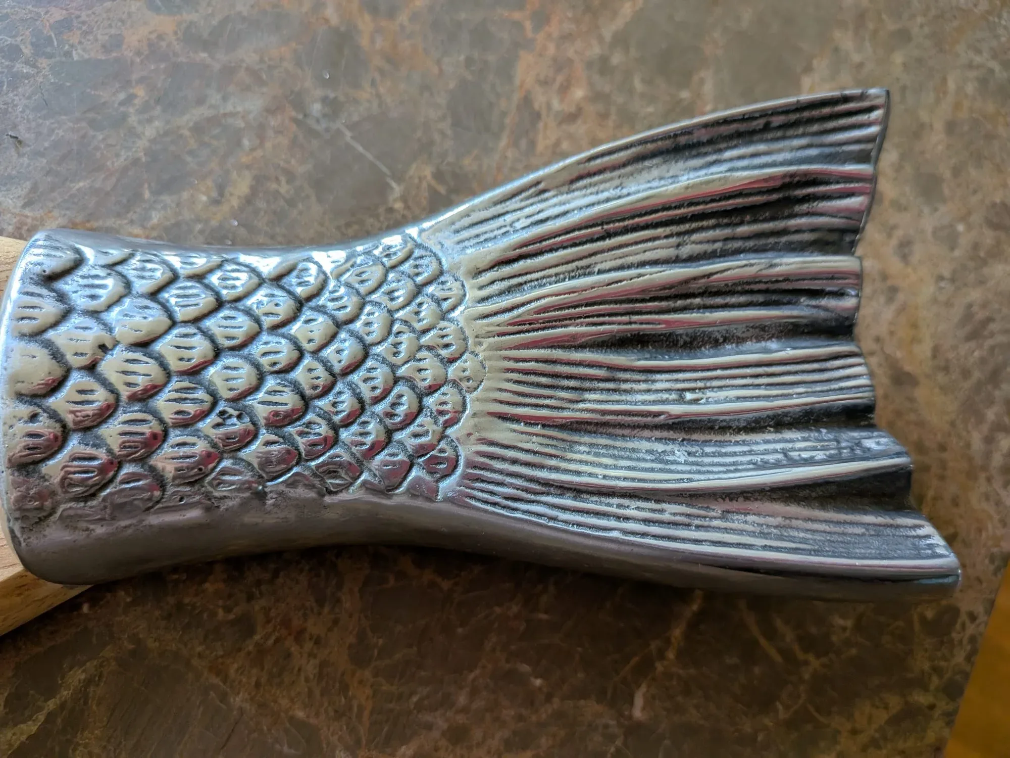 Vintage Serveringsfat Fisk – Trä och Metall, 70 cm - Bild 2