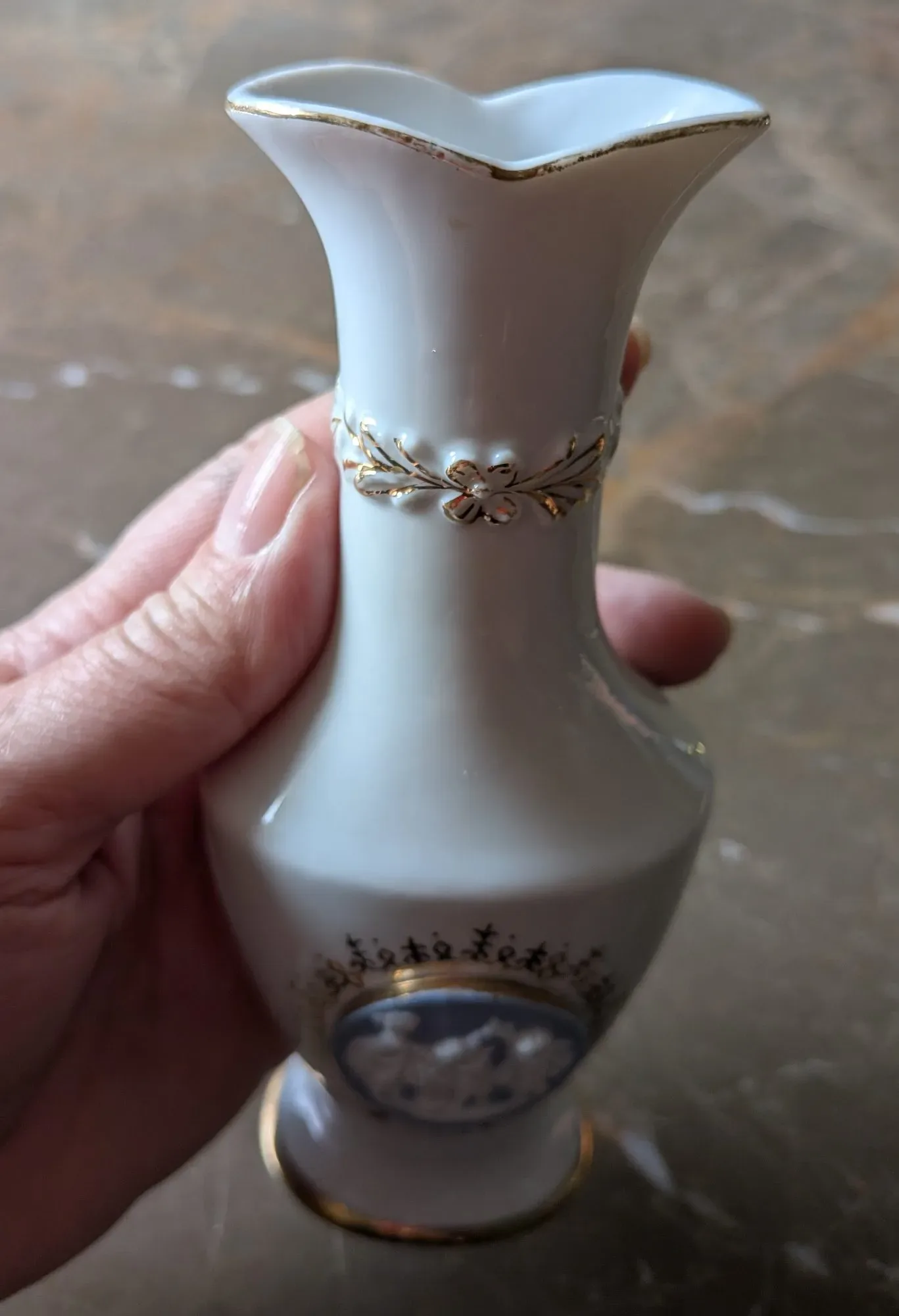 Elegant Porcelain Mini Vase with Classic Decor - Image 3