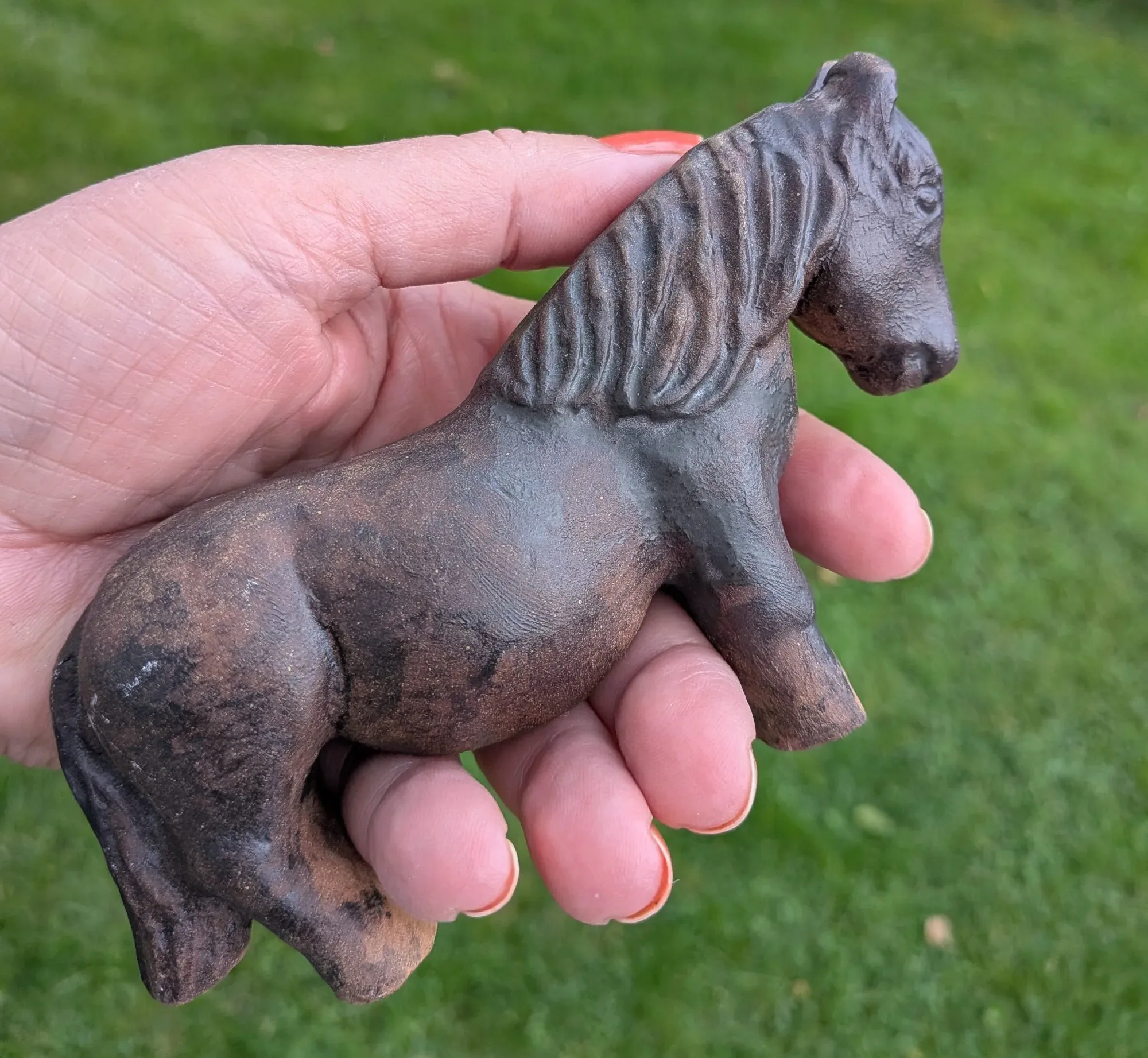 Wisby Keramikhäst – Rustik Vintagefigur - Bild 8