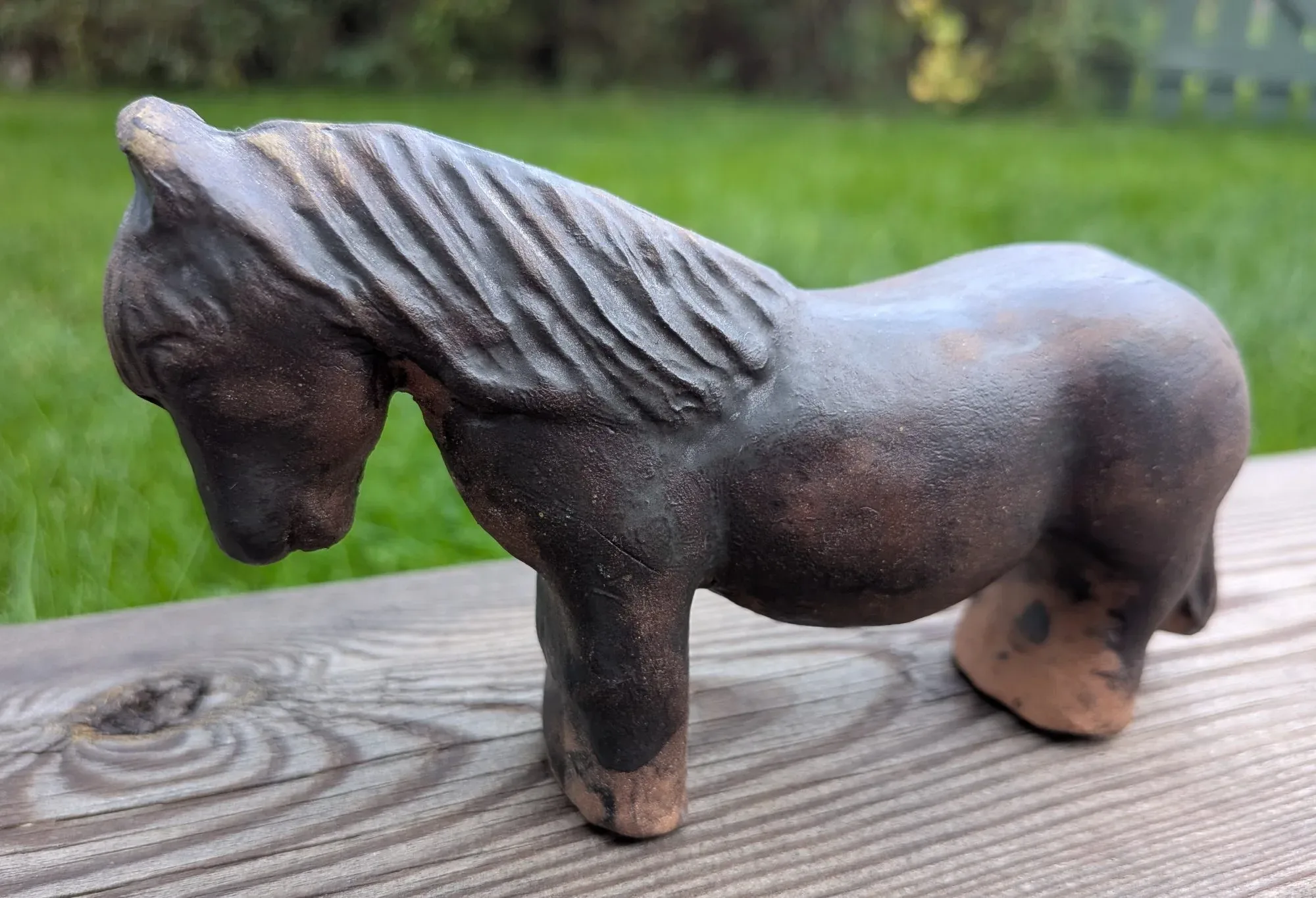 Wisby Keramikhäst – Rustik Vintagefigur - Bild 7