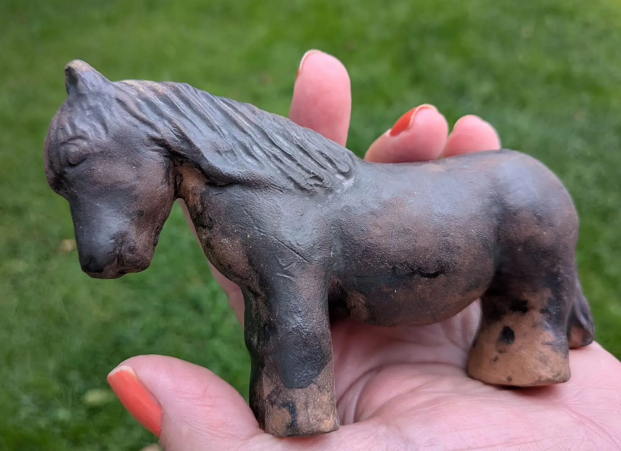 Wisby Keramikhäst – Rustik Vintagefigur - Bild 5