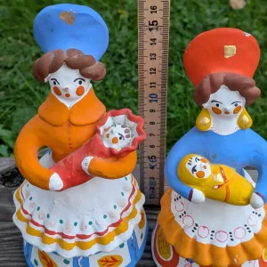 Vintage Ryska Dymkovo Keramikfigurer – Handmålade Folkkonstnärer från Kirov