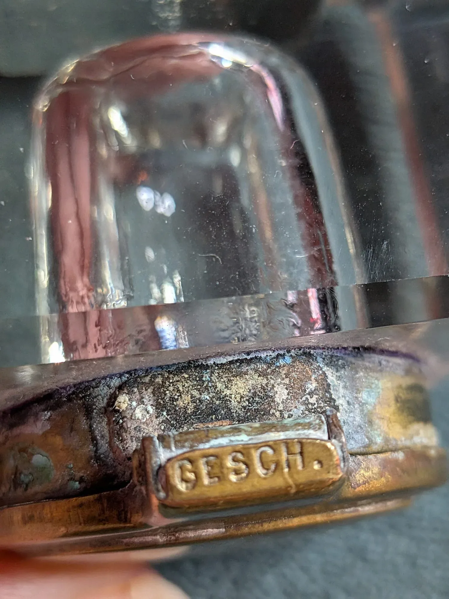 Antique Faceted Glass Inkwell with Brass Lid – Marked 'GESCH.' - Image 6