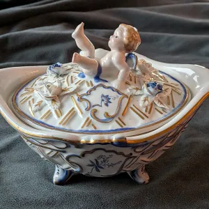 Vintage Keramikskål med Lock, Putto och Gulddetaljer