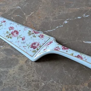 Romantisk Tårtspade i Porslin med Rosdekor