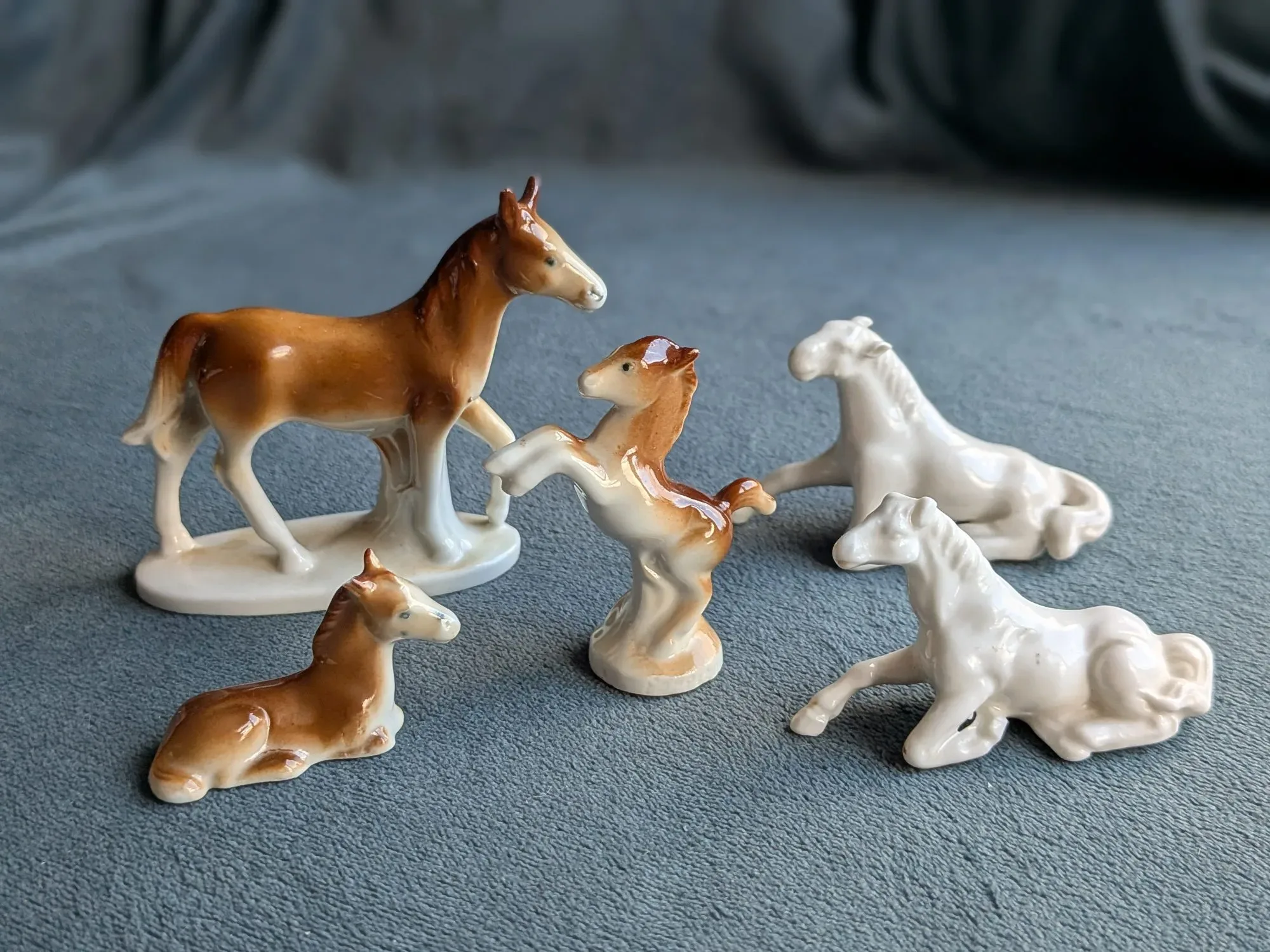 Charming Ceramic Horse Figurines – Set of 5