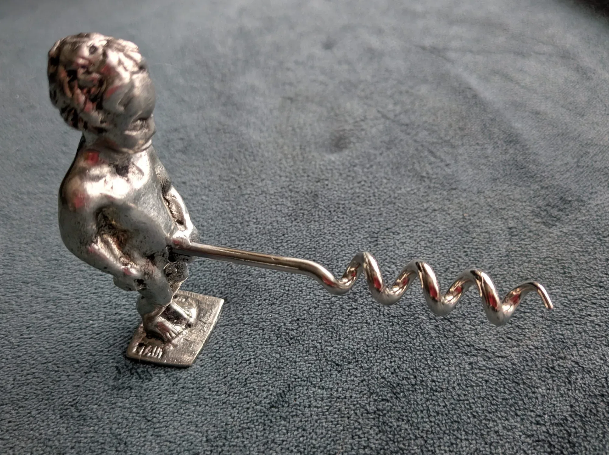 Manneken Pis Humorous Metal Corkscrew - Image 7