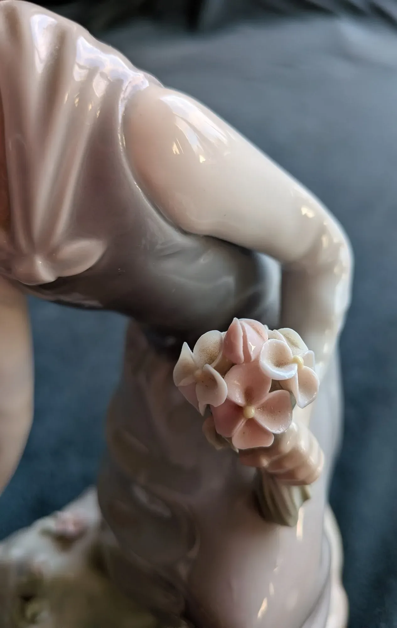 Lladro Figurine Girl with Flowers - Image 8