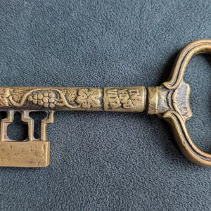 Vintage Nyckelkorkskruv i Mässing – In Vino Veritas