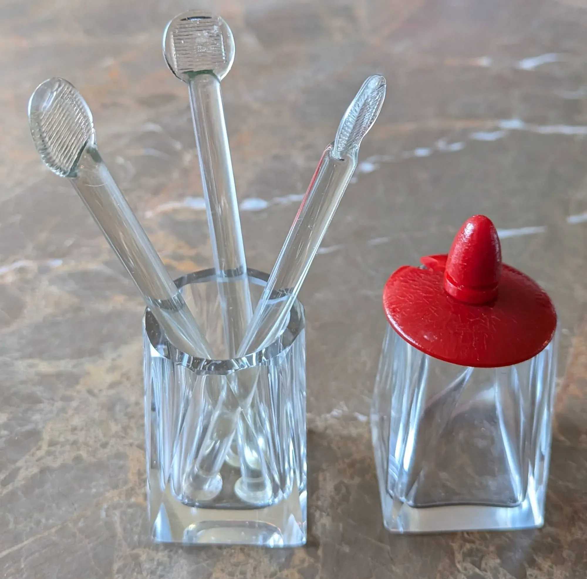 Vintage Cocktailset i Glas med Röda Detaljer