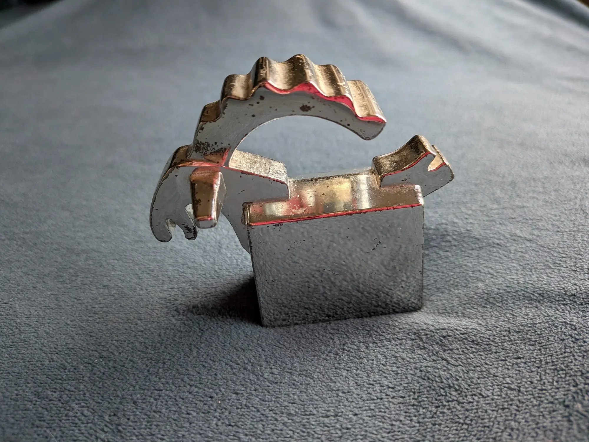 Vintage Gävle Metallfigur – Unik Kuriosaprydnad