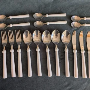 IKEA Vintage Bestickset – 23 Delar med Vita Handtag