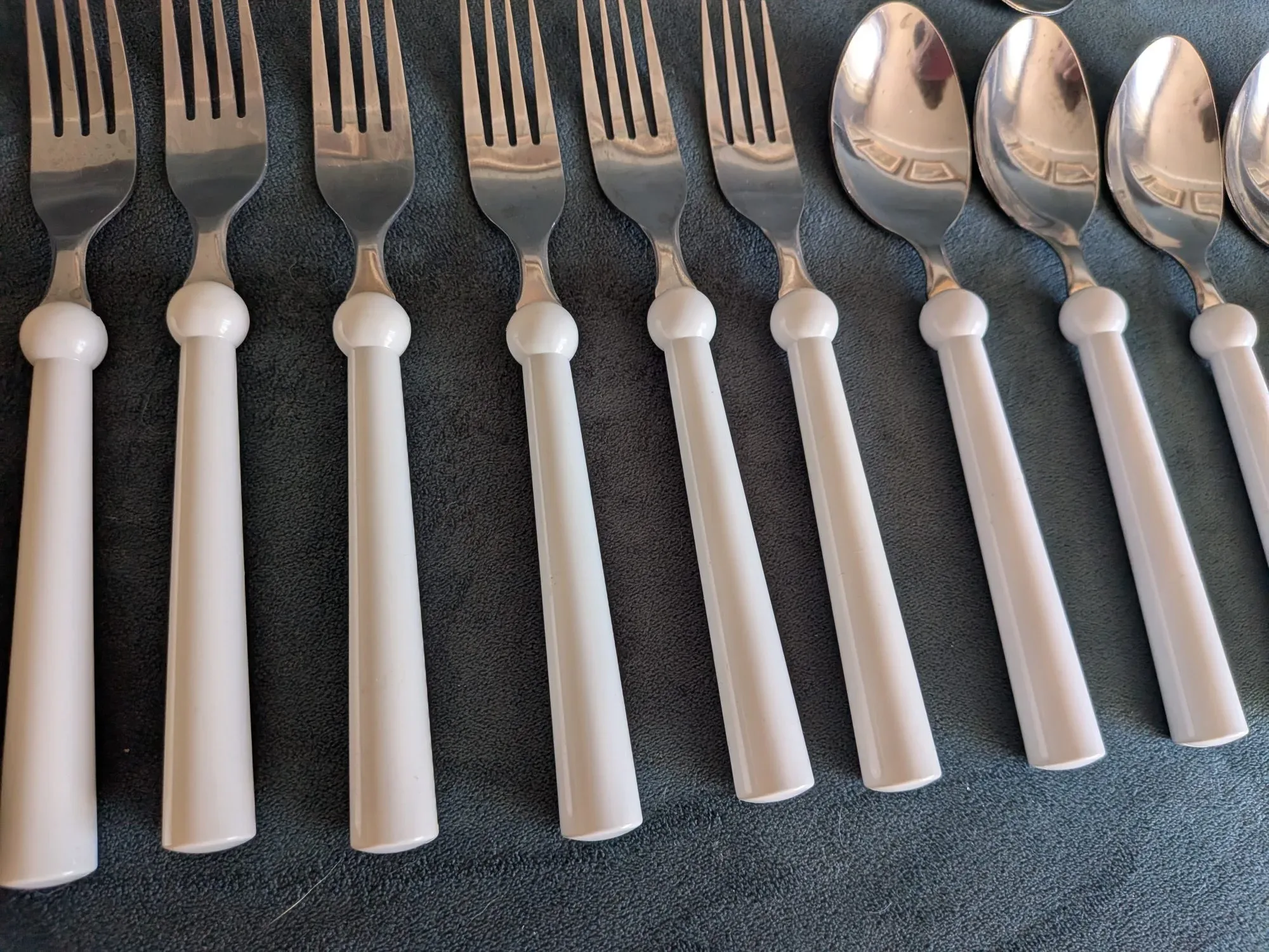 IKEA Vintage Bestickset – 23 Delar med Vita Handtag - Bild 5