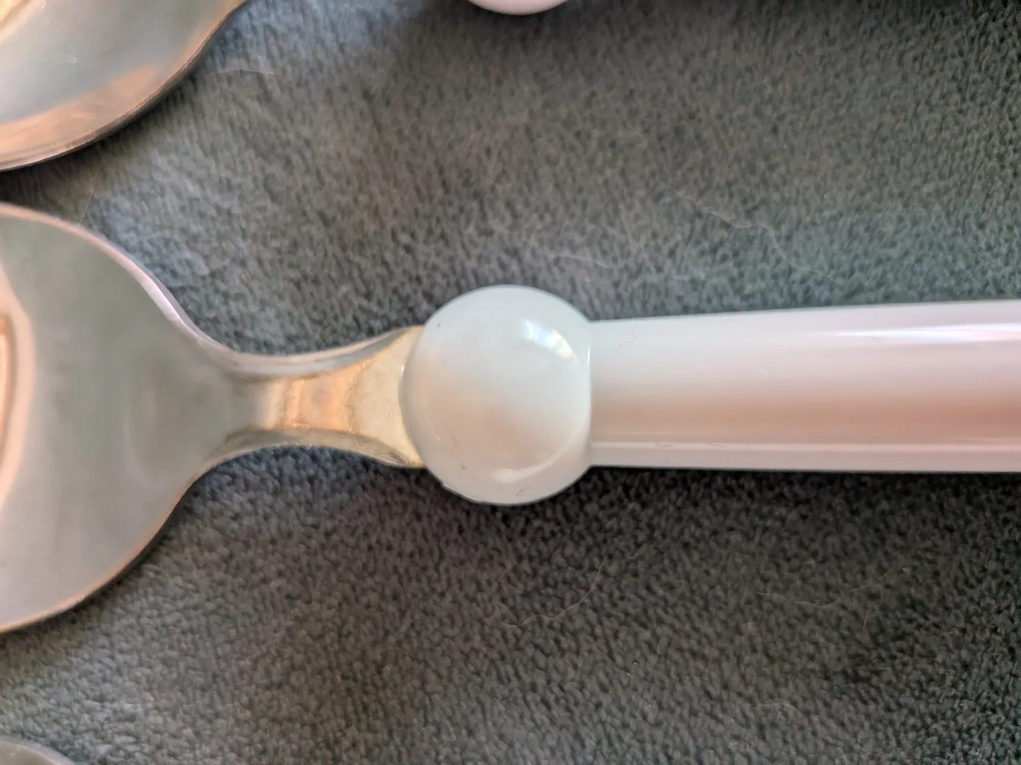 IKEA Vintage Bestickset – 23 Delar med Vita Handtag - Bild 3