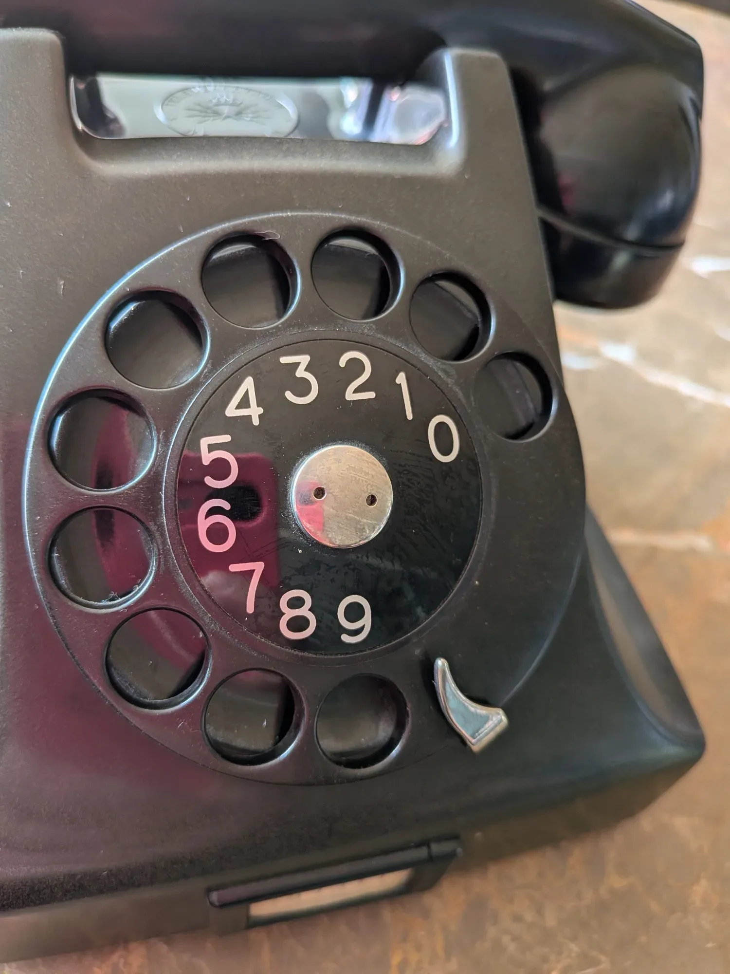 Klassisk Svart Bakelittelefon – Vintage Televerket - Bild 2