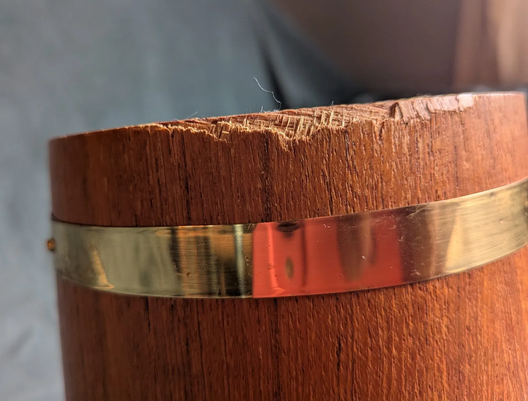Vintage Ishink i Teaklook med Mässingsdetaljer - Bild 2