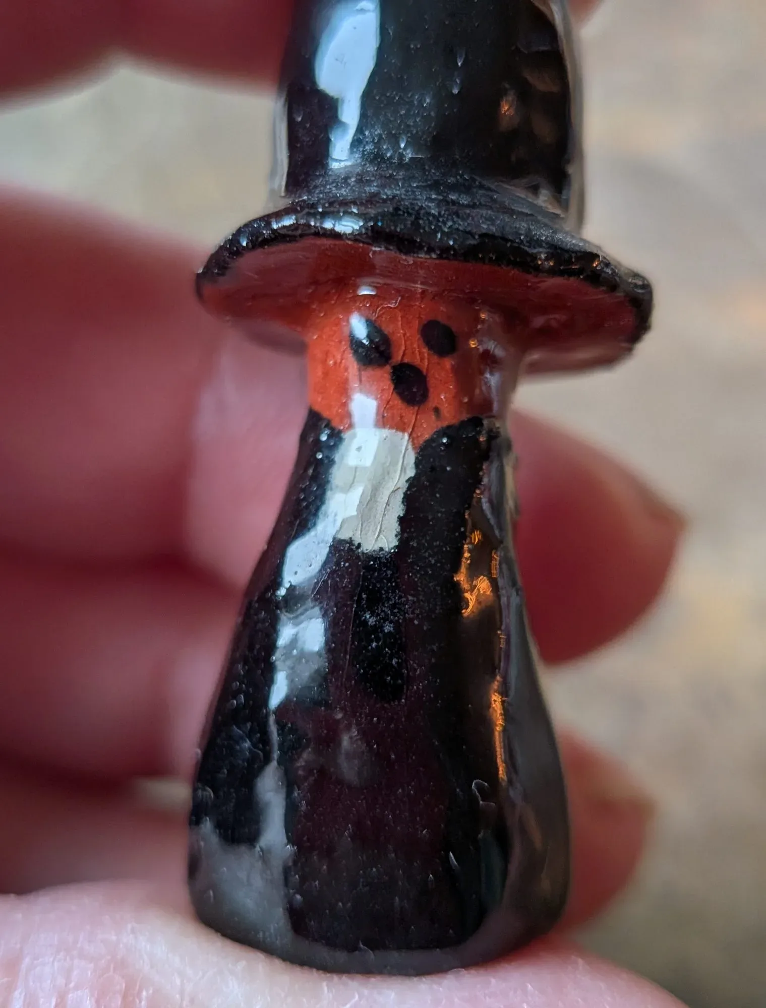 Charmig Vintage Keramikfigurin med Hög Hatt - Bild 4