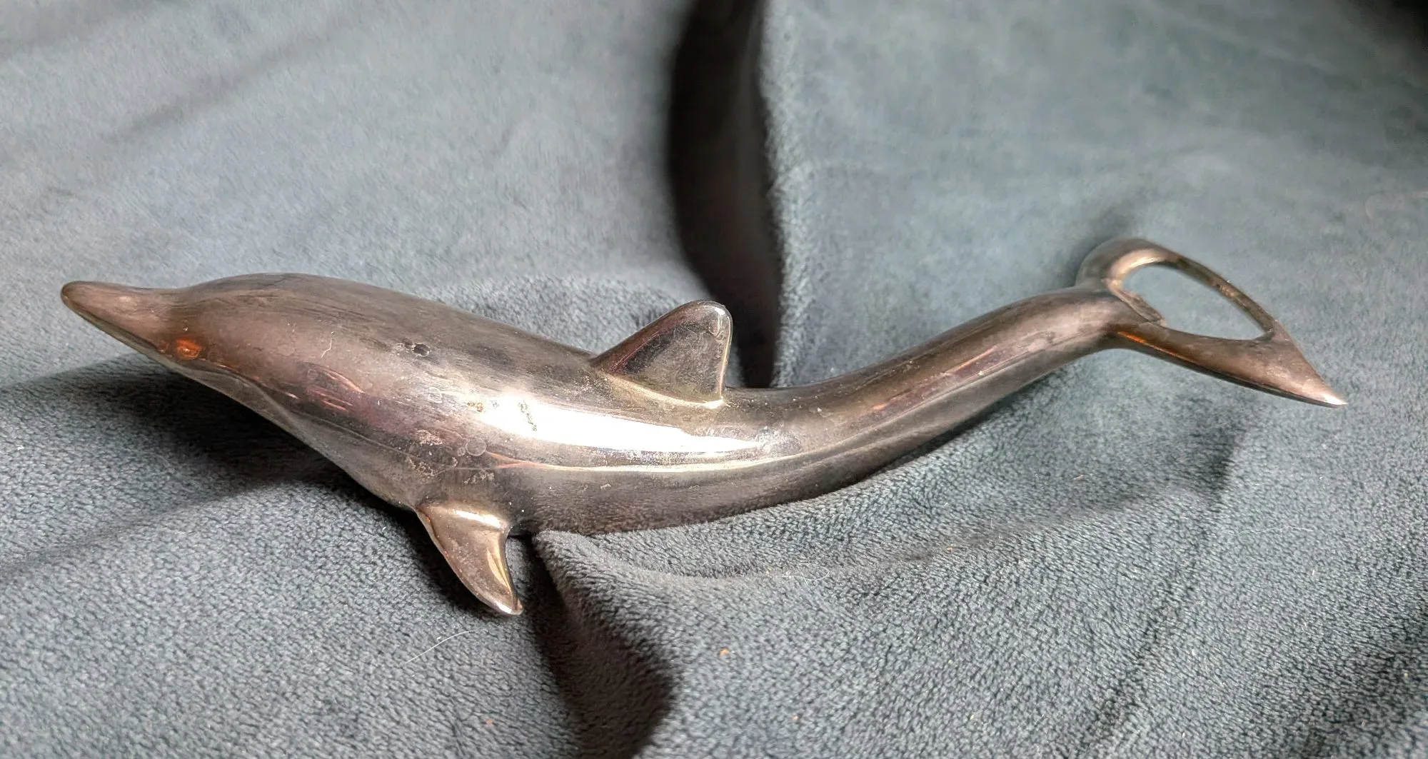 Vintage Delfin Kapsylöppnare i Metall