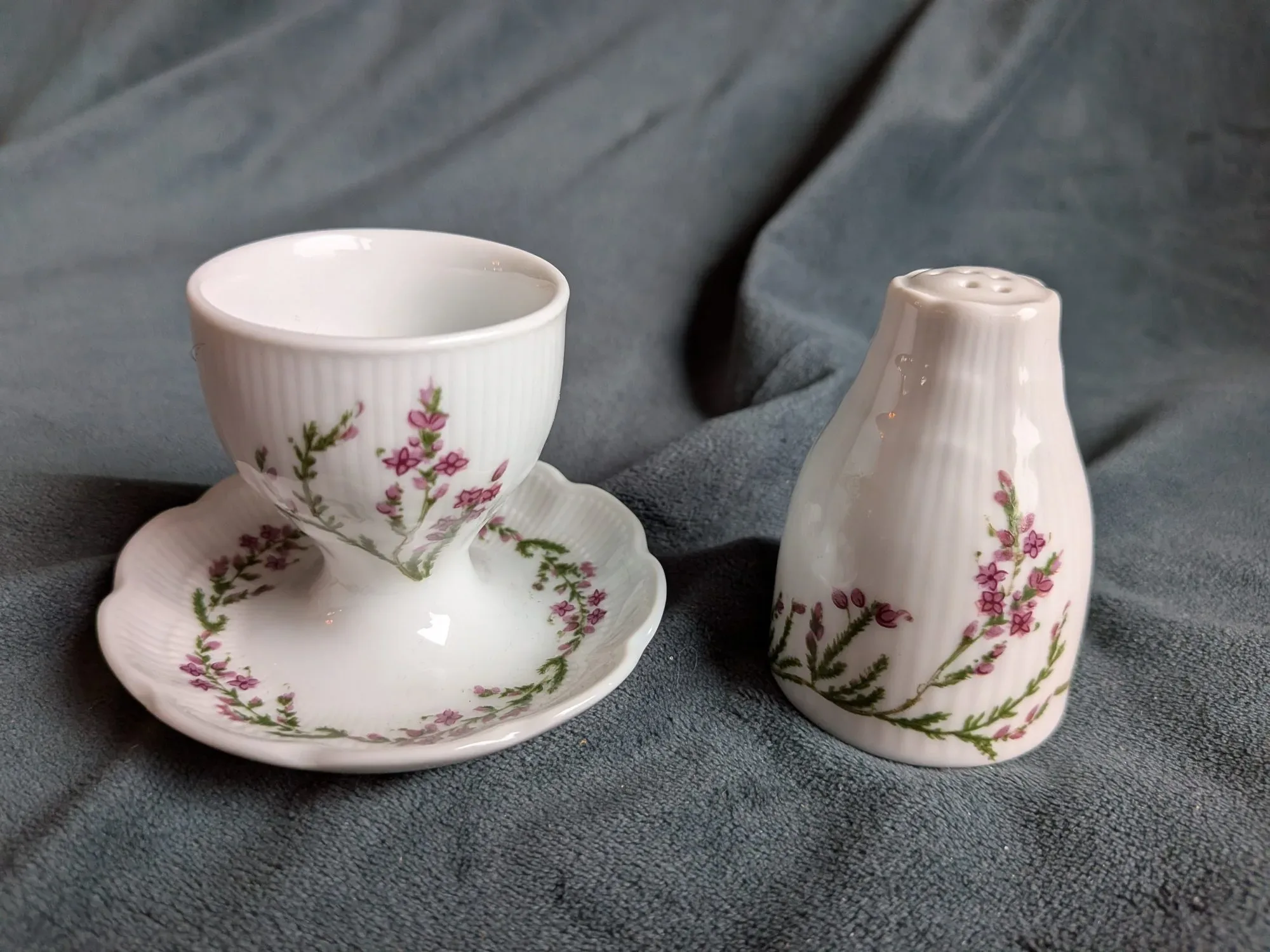 Kaiser Porcelain Egg Cup & Salt Shaker – Calluna Vulgaris, 1982