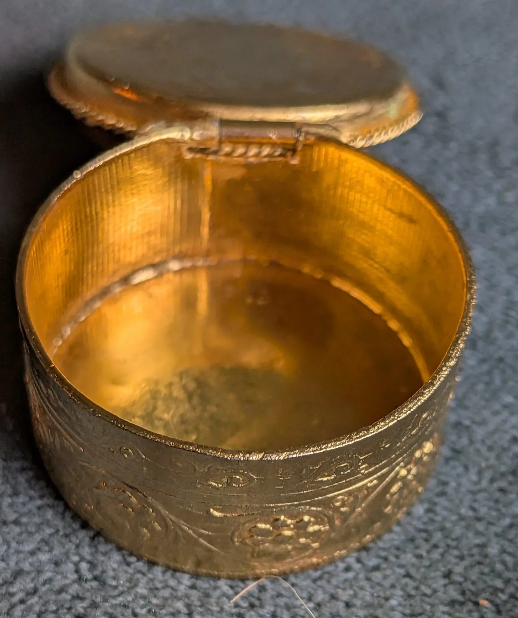 Vintage Dosa med Agatlock – Guldtonad Metall - Bild 9
