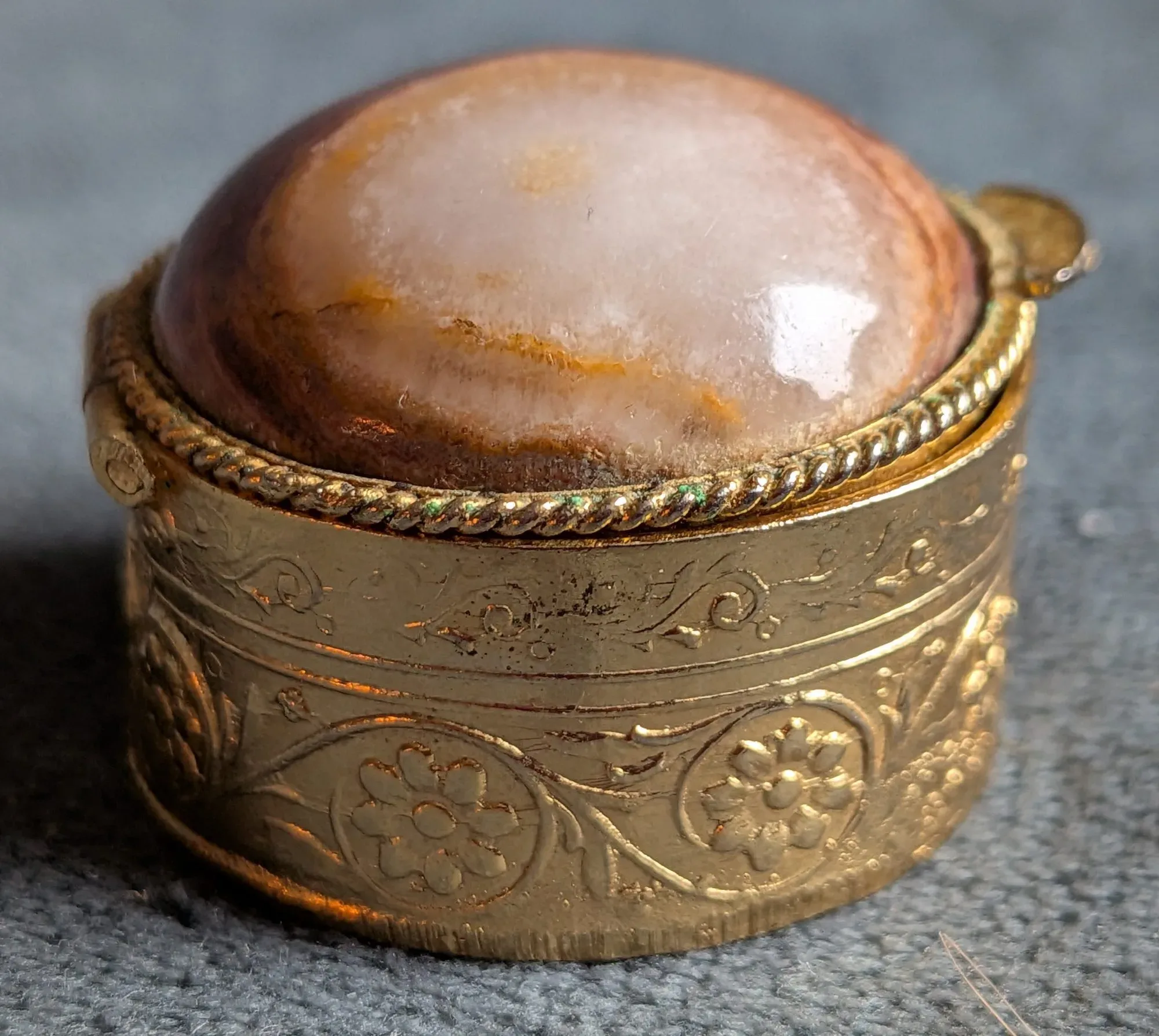 Vintage Dosa med Agatlock – Guldtonad Metall - Bild 8