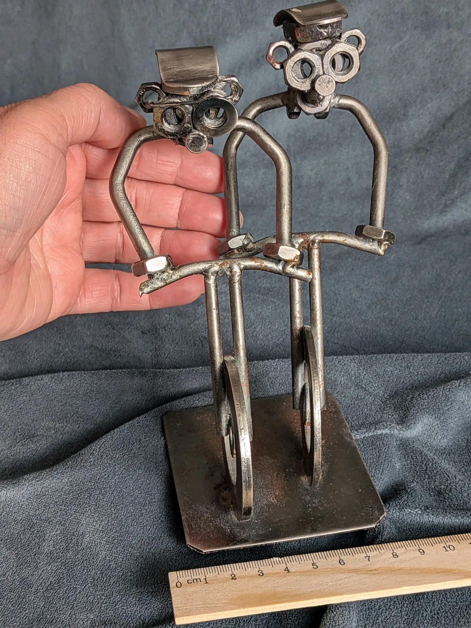 Unik Metallskulptur: Cyklande Par - Bild 3