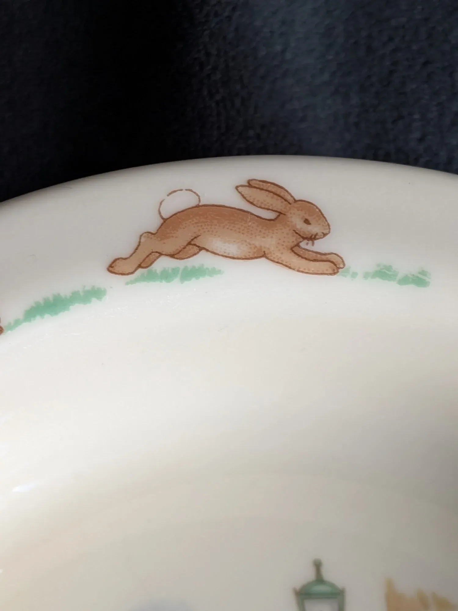 Charmig Royal Doulton Bunnykins Barnskål i Benporslin - Bild 8