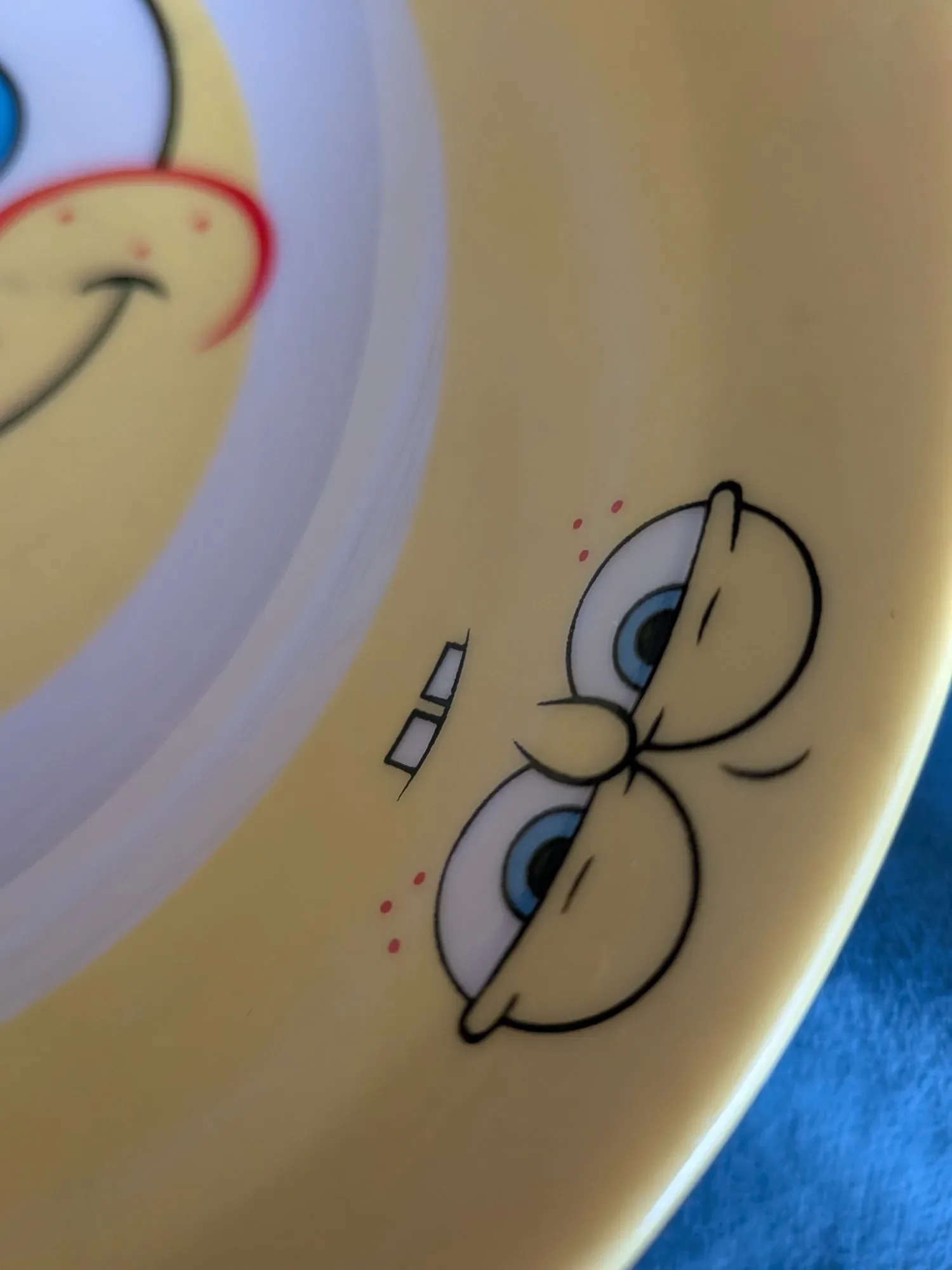 Vintage SpongeBob Skål i Keramik – Gul med Glada Ansikten - Bild 4