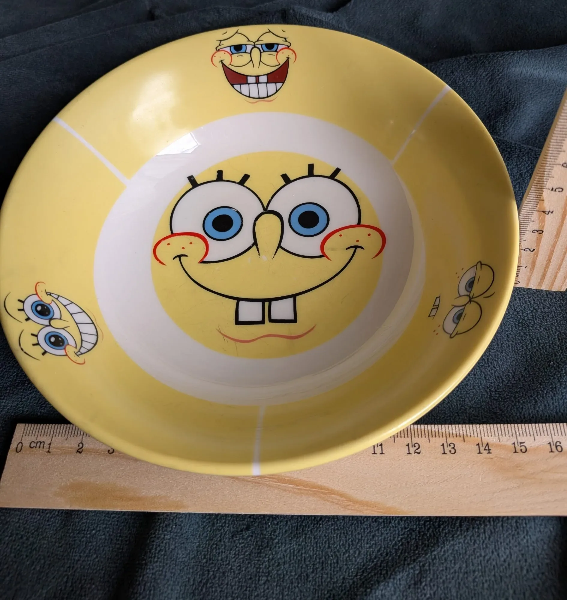 Vintage SpongeBob Skål i Keramik – Gul med Glada Ansikten - Bild 2