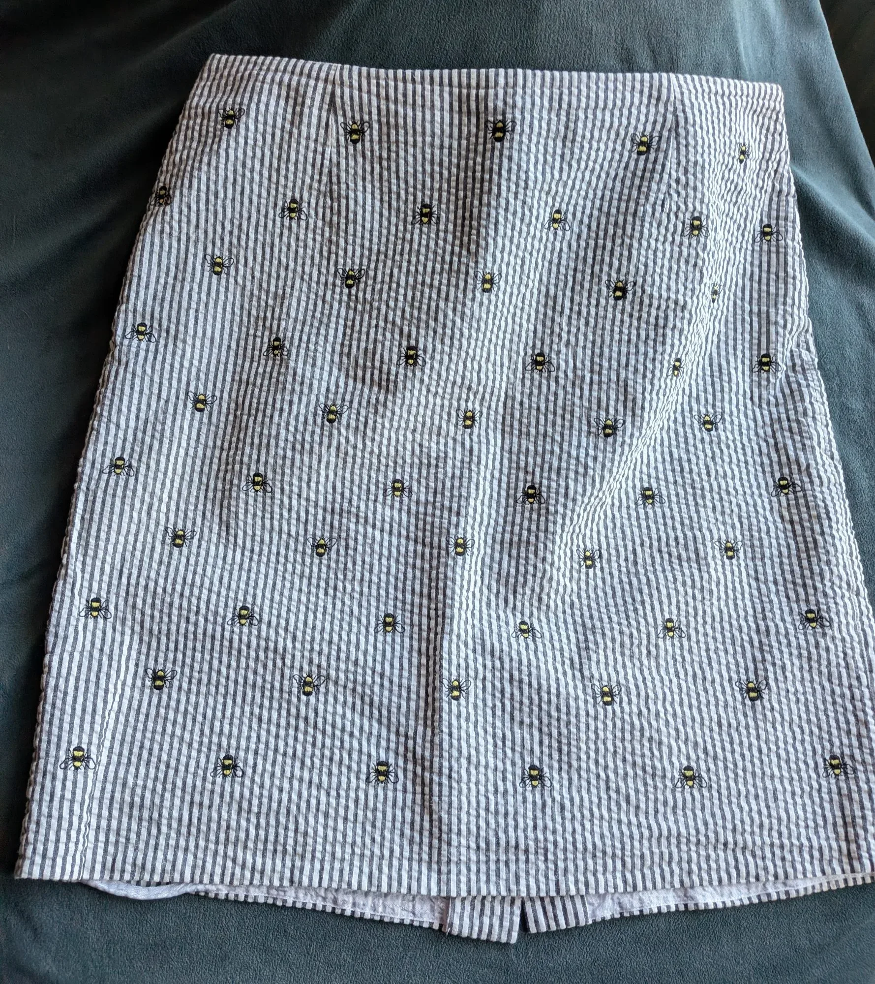 Randig bomullskjol, seersucker, broderade bin - Bild 9