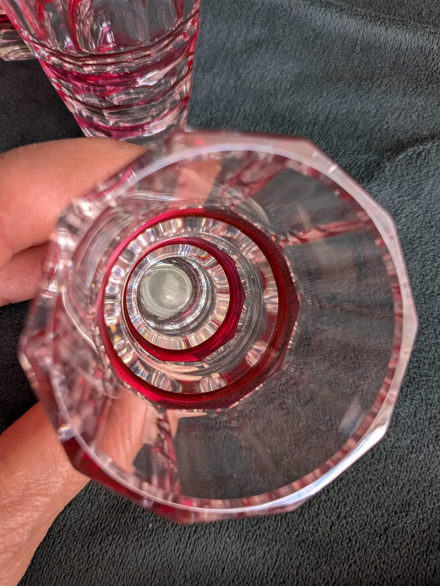 Vintage Snapsglas i Fasetterat Glas med Röda Detaljer, Set om 4 - Bild 5