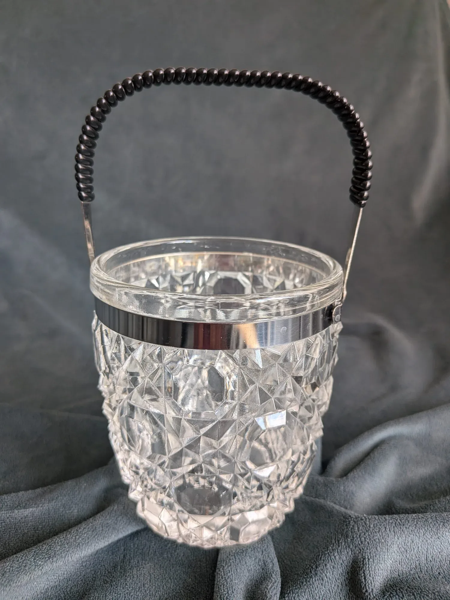 Elegant Ishink i Facetterat Glas och Rostfritt Stål - Bild 6
