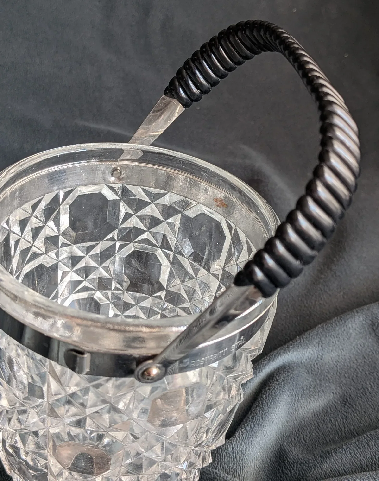 Elegant Faceted Glass Ice Bucket with Tongs - Image 6