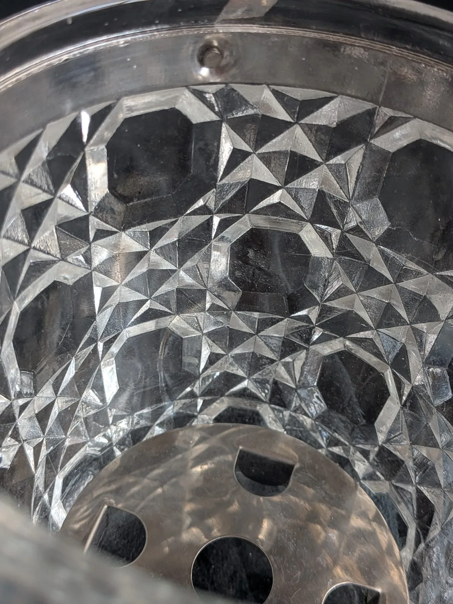 Elegant Faceted Glass Ice Bucket with Tongs - Image 5