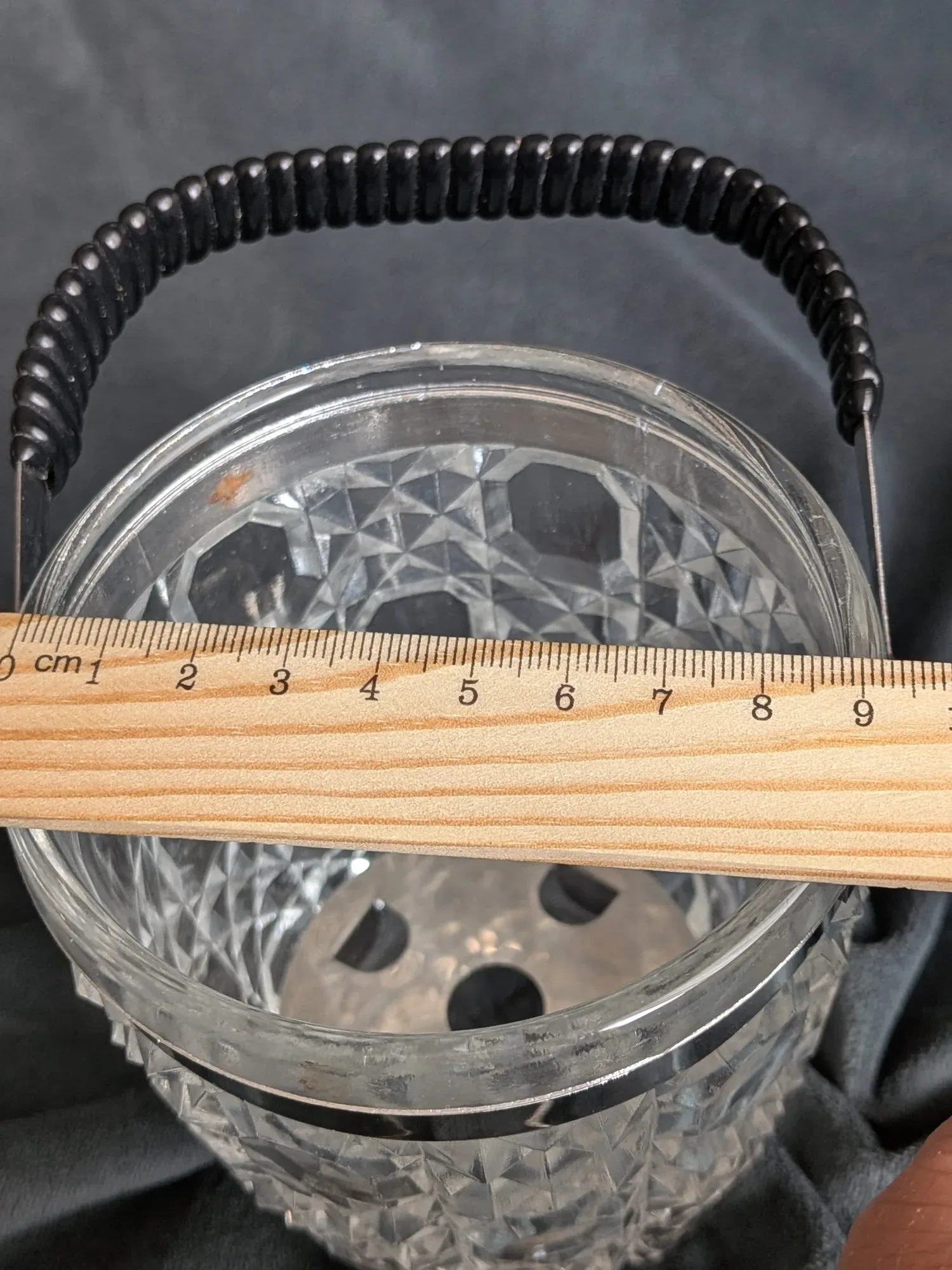 Elegant Faceted Glass Ice Bucket with Tongs - Image 2