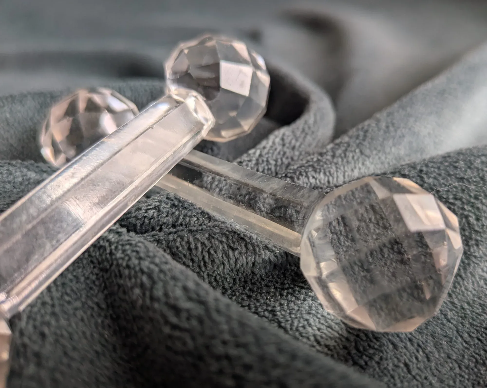 Elegant Faceted Glass Cutlery Rests – A Pair - Image 4