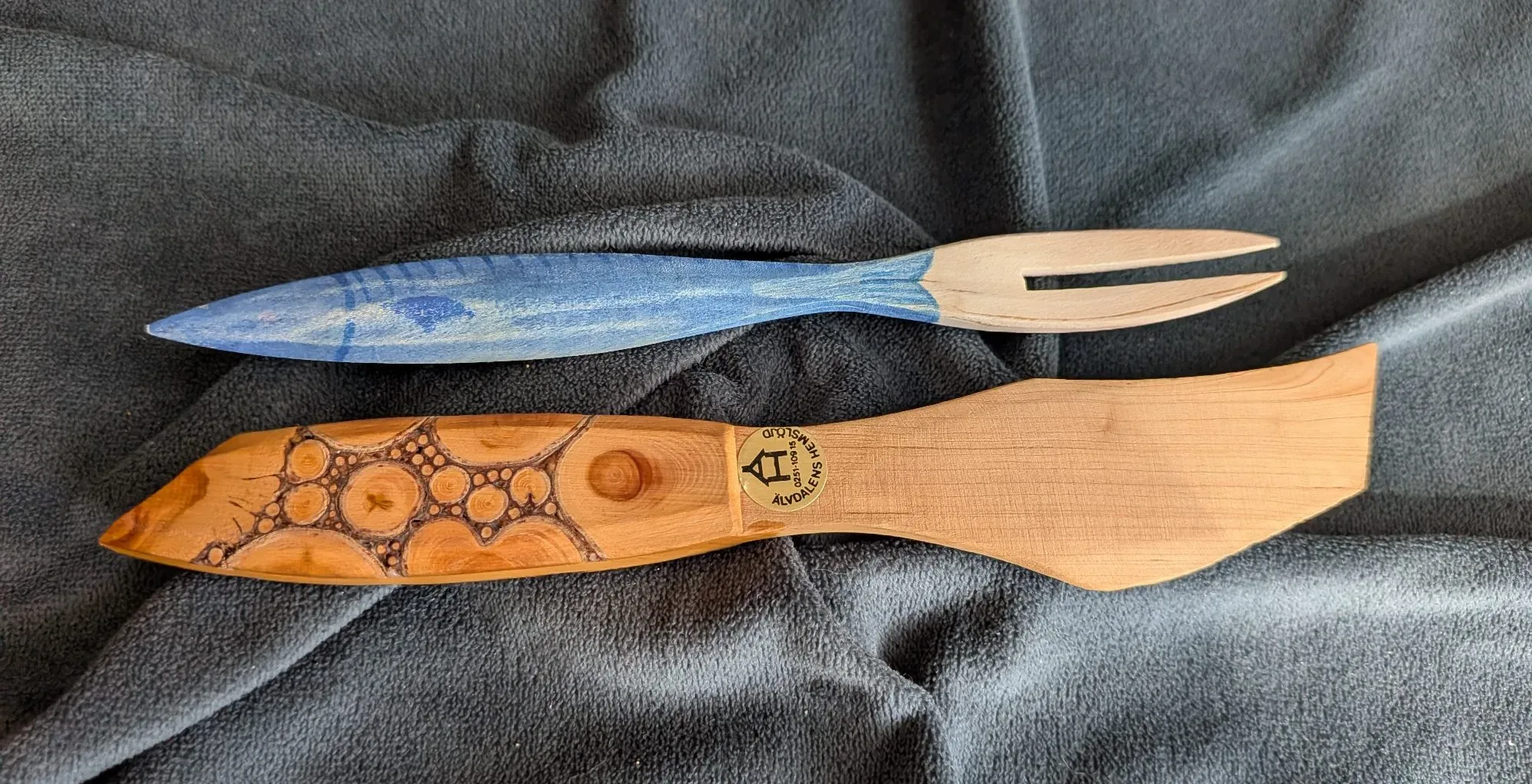 Gullsmidja Åholmens Butter Knife & Hand-Painted Fish Fork Set