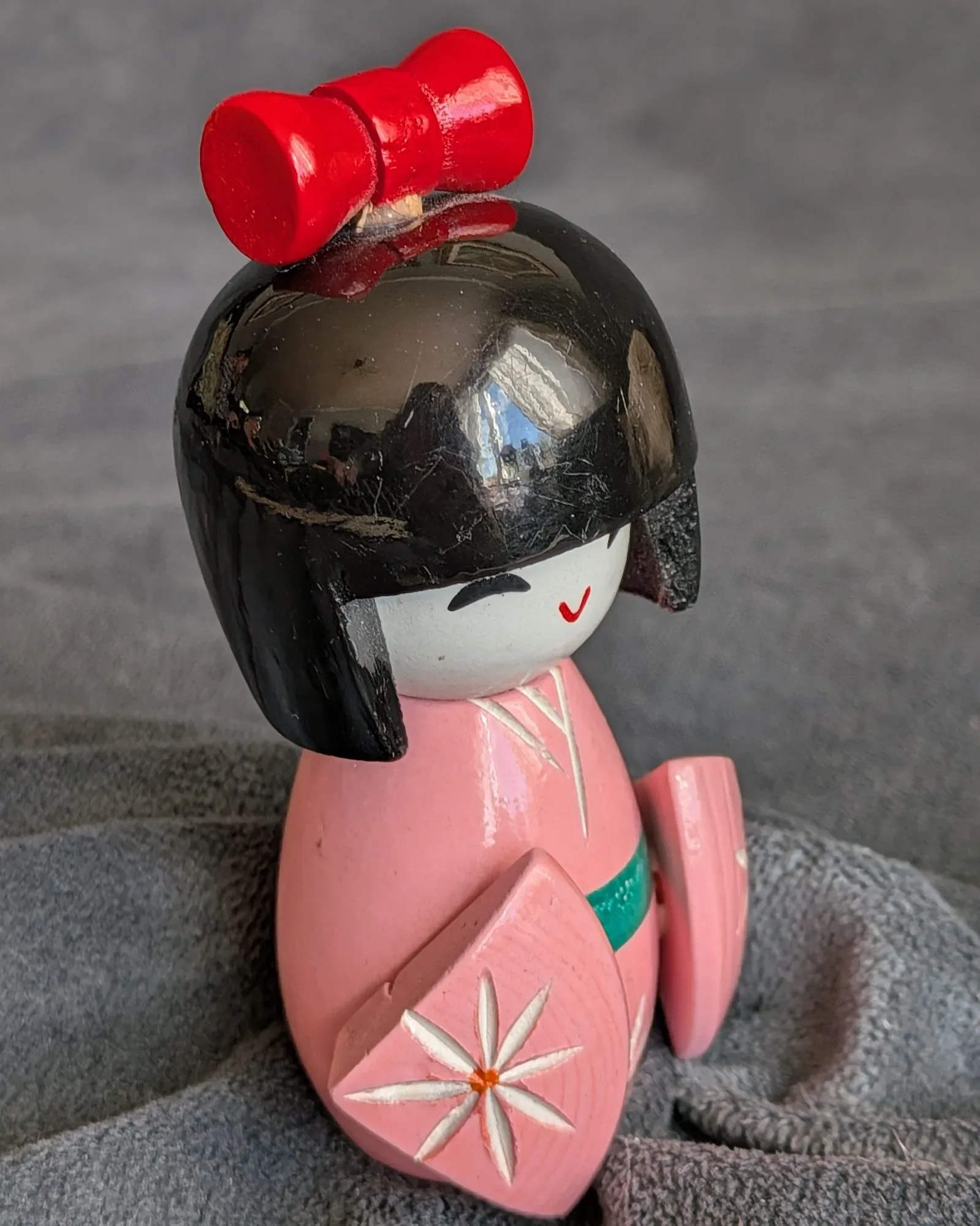Vintage Kokeshi-docka i trä med rosa kimono - Bild 3