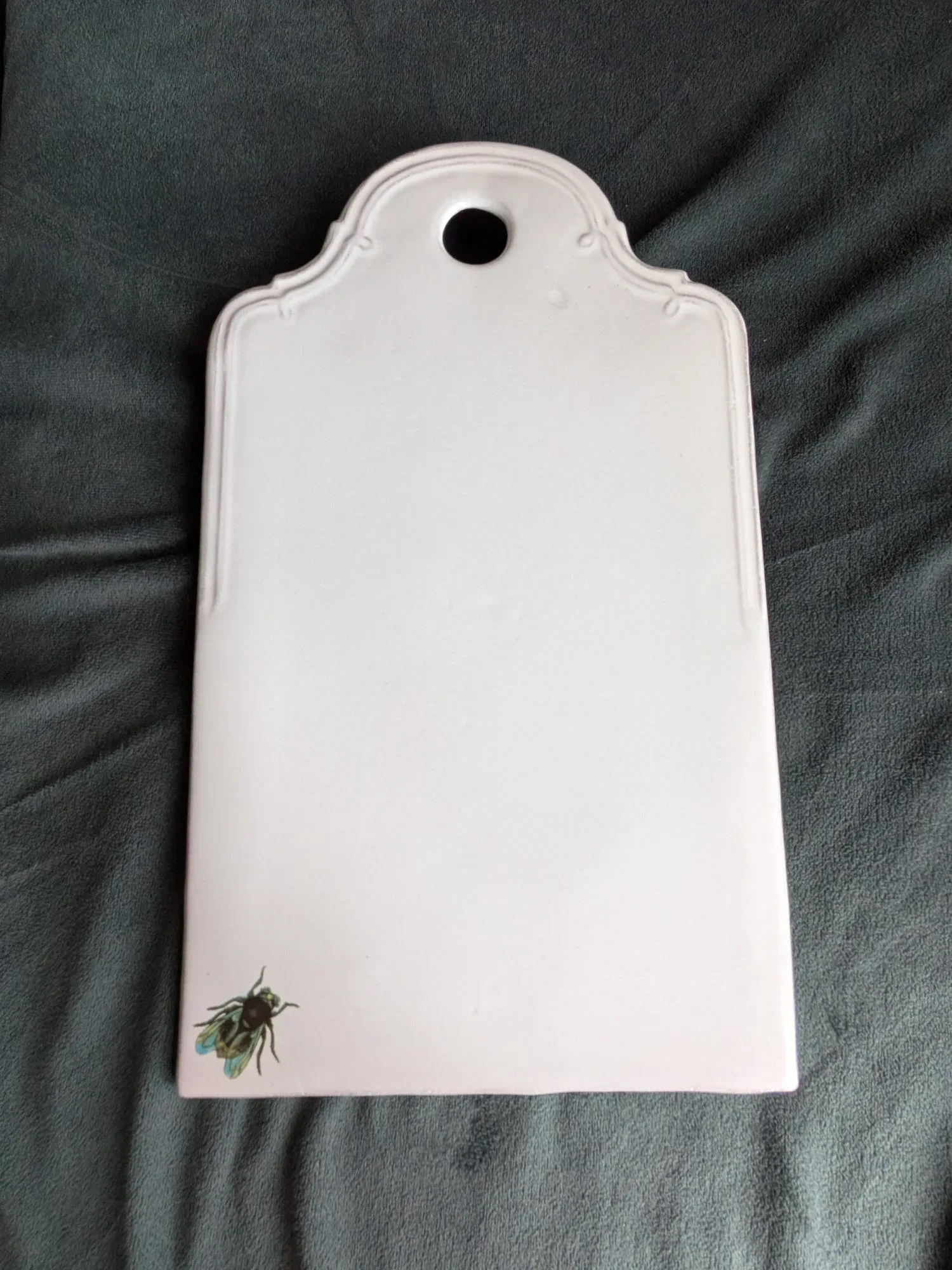John Derian & Astier de Villatte Keramikplatta med Fluga 1 av 3