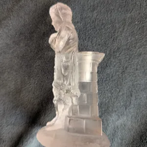 Vintage figurin i frostat glas – Barn vid skorsten